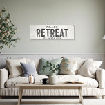 Impressão Em Tela Rustic Modern Industrial Farmhouse Retreat City<br><div class="desc">Elevem seu espaço com nossa elegante parede esticada de canvas, arte industrial fazenda caseira ou cartaz de casa de refúgio, onde o charme de eterno encontra a estética moderna da fazenda. Esta peça de arte combina facilmente elegância rústica com uma borda industrial, apresentando um fundo branco esfarrapado e afugentado que...</div>