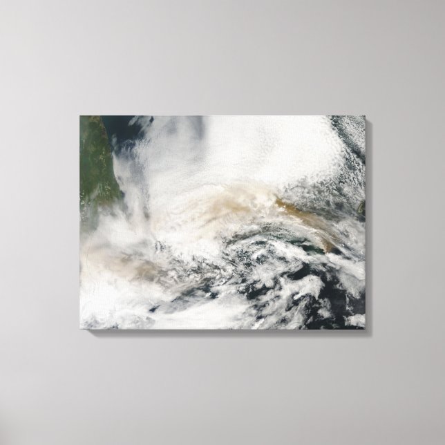 Impressão Em Tela Sarychev Pico soprando através do mar de Okhotsk (Frente)