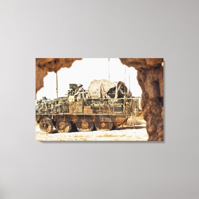 Impressão Em Tela Soldados dos EUA conduzem patrulha de combate no A (Frente)