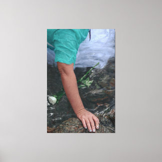 Impressão Em Tela Spiritual Offering of Flowers to Iemanjá in Sacred