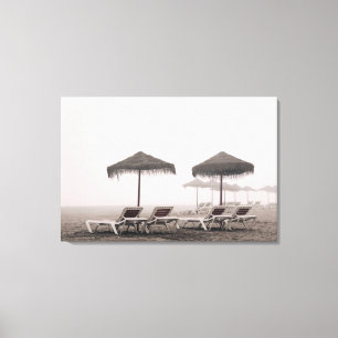 Impressão Em Tela Sunbeds e guarda-chuva na praia de Playamar
