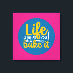 Impressão Em Tela Tipografia da Cozinha Baking Engraçada Arte de Par<br><div class="desc">Arte tipográfica colorida com cores retrô e vibrantes. Peitos engraçados e citações sobre comida,  cozinhar,  assar e jantar. Condecoração perfeita para sua cozinha,  restaurante,  café,  compro de padaria ou restaurante. A cor de fundo (o círculo e o quadrado) é personalizável através da Ferramenta Design.</div>