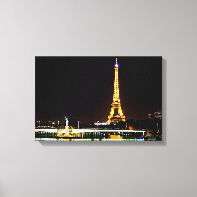 Impressão Em Tela Torre Eiffel iluminada em Paris à noite (Frente)