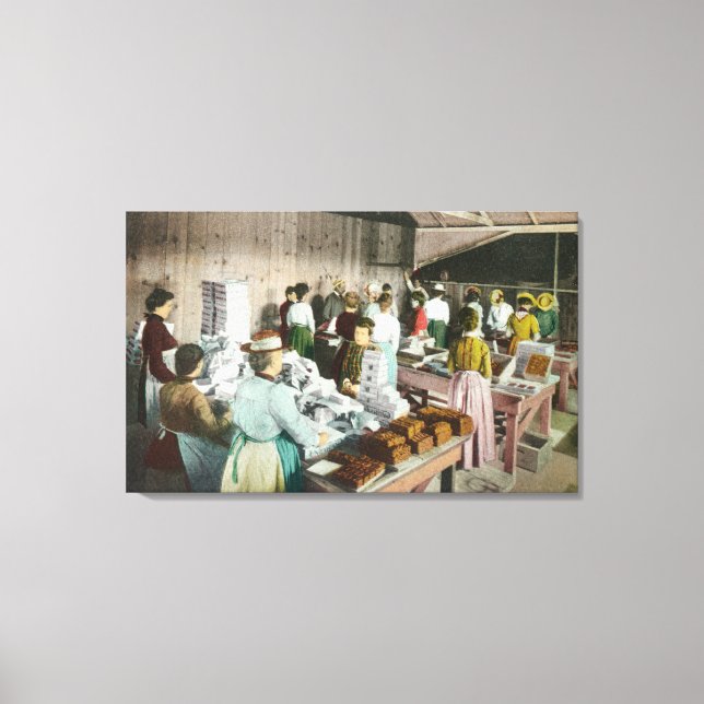 Impressão Em Tela Trabalhadoras Embalando GoodiesFresno, CA (Frente)