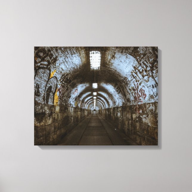 Impressão Em Tela Túnel subterrâneo escuro (Frente)
