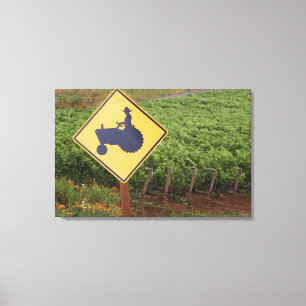 Impressão Em Tela Um cruzamento amarelo do trator assina dentro o