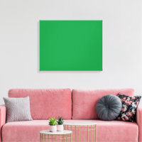 Um pano de fundo verde esvaziado com um prato bran