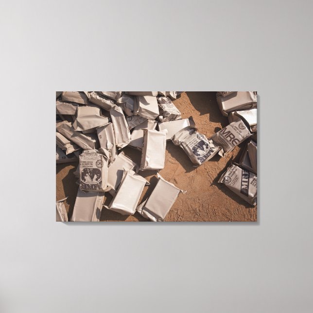 Impressão Em Tela Uma pilha de refeições prontas para comer (Frente)