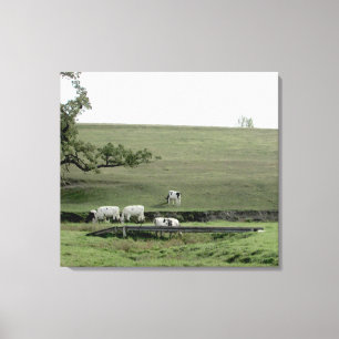 Impressão Em Tela Vacas perto de uma ponte Fotografia Arte de Parede