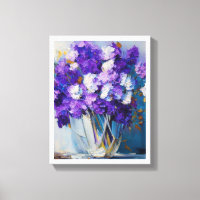 Vaso de vidro antigo com flores roxas