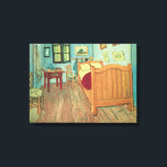 Impressão Em Tela Vincent van Gogh - Quarto de Vincent em Arles<br><div class="desc">Quarto em Arles (1889), de Vincent van Gogh, é um Apos impressionismo de pintura de arte cotidiana. Uma cena caseira interior com cama, mesa, cadeira e pinturas penduradas nas paredes, vários elementos arquitetônicos, móveis típicos do quarto. Há três versões autênticas descritas em suas cartas, facilmente discerníveis entre si pelas fotos...</div>