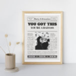 Impressão Em Tela Vintage Jornal Front Page Cobrir Mantra de Foto<br><div class="desc">Uma foto de cobrir de página inicial do jornal que você pode adicionar sua própria foto. Apresentando mantras ousadas com mantras matinais e afirmações declarando que você tem isso e que você é um idiota. O artigo também é inspirador e motivador</div>