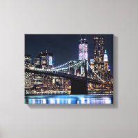 Vista do reflexo da ponte do Brooklyn em Nova Iorq