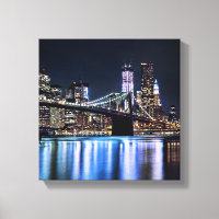 Vista do reflexo da ponte do Brooklyn em Nova Iorq