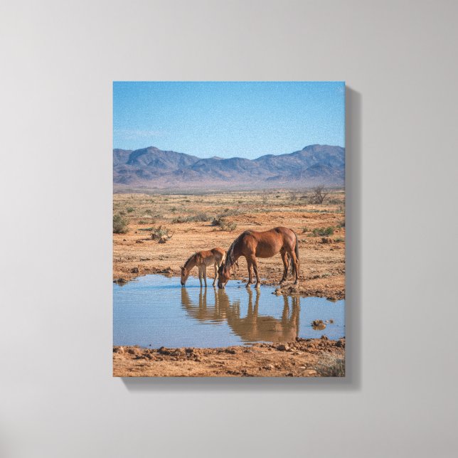 Impressão Em Tela Wild Horses Desert Water Reflection Art (Frente)