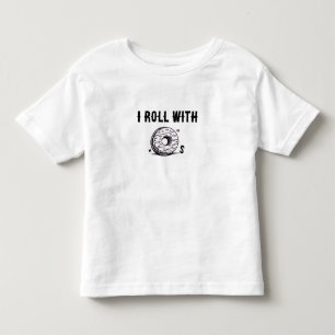 Infantil A menção "Eu rolo" e Rosquinhas na camiseta