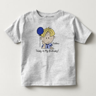 Infantil Menino louro personalizado com camiseta de anivers