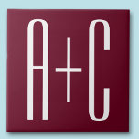 Iniciais de Casais simples | Branca e Borgonha<br><div class="desc">Clássico, ousado e moderno.</div>