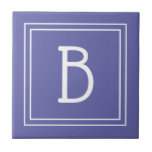 Inicial Monograma Moderno Periwinkle Azul<br><div class="desc">Monograma personalizado moderno e elegante adicionado ao design simples e atualizado com estilo decorativo em azul pervinca e branco. Ótima ideia de presente! Personalize facilmente com a ferramenta de design para torná-lo seu! Entre em contato comigo em beachpausedesigns@gmail.com se precisar de ajuda ou tiver dúvidas sobre este ou qualquer outro...</div>