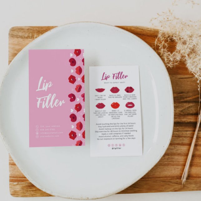 Injetações do lábio de enchimento após o cartão de (Criador carregado)