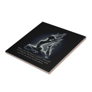 Instrutor Yoga Reiki Pose Rei Pigeon com uma perna