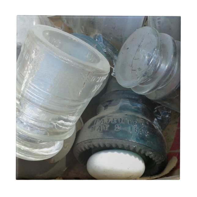 Insuladores de vidro da vinheta e um puxador de po (Frente)