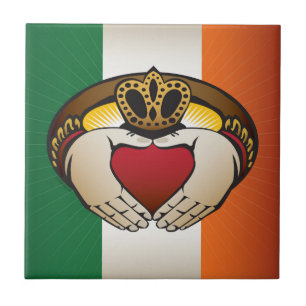 Irish Claddagh Flag Crest