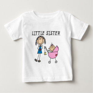 Irmã Pequena Com Camisetas De Sis Grandes