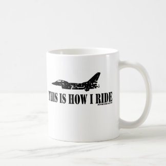 Isto é como eu monto a caneca do avião de combate