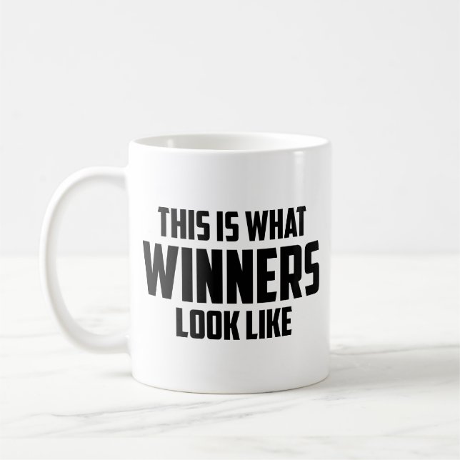 Isto é o que os VENCEDORES parecem Caneca de Café (Esquerda)