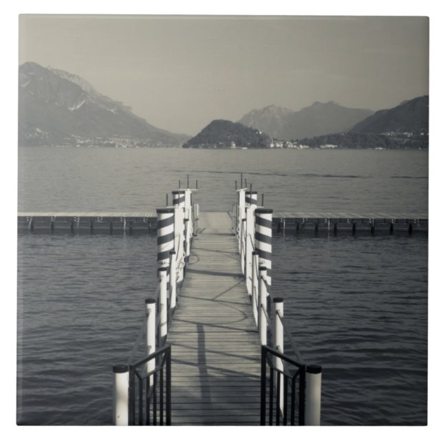 Itália, Província de Como, Tremezzo. Pier do lago. (Frente)