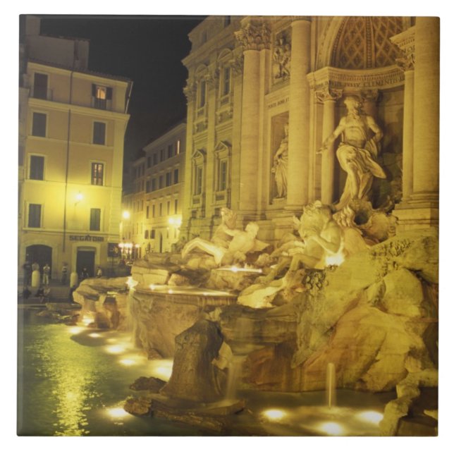 Itália, Roma. Trevi Fountain à noite. (Frente)