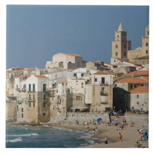 Itália, Sicília, Cefalù, Vista da cidade com Duomo
