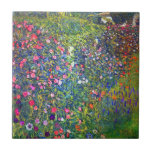 Jardim Italiano Gustav Klimt<br><div class="desc">Azulejo com a pintura petrolífera de Gustav Klimt,  Paisagem do Jardim Italiano (1913). Um belo jardim de flores coloridas: vermelho,  branco,  rosa,  roxo. Um presente de excelente para fãs de Arte Nouveau e de Arte Austríaca.</div>