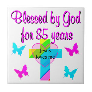JESUS ADORA ESTE DESIGN CRUZADO DE 85 ANOS
