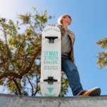 Jesus "Eu sou o caminho" skate<br><div class="desc">Christian Skateboard com o verso bíblico de John 14:6 Jesus lhe disse, "Eu sou o caminho, a verdade, e a vida. Ninguém pode vir ao Pai exceto por mim". Os versos estão em cores pastéis azuis e em caligrafia mista e tipografia minimalista. Esta moda, design de fé moderna é a...</div>