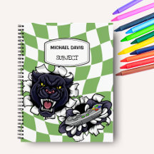 Jogador Pantera Negra Segurando um Controle de Vid