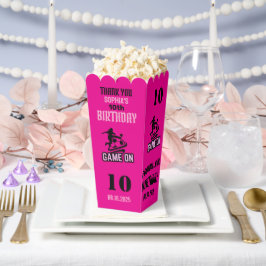 Jogadora de futebol, Caixa de Favor da Futebol