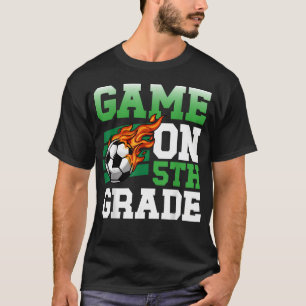 Jogo Divertido No Camiseta De Futebol De 5º Ano De