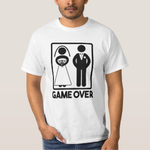 Jogo sobre a camisa de casamento do Groom