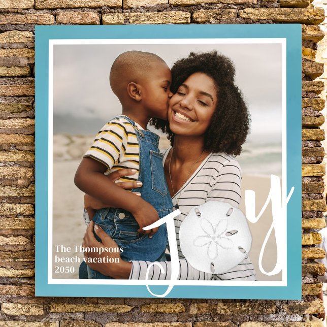 Joia de Fotos da Família Bonita Personalizada (Holiday joy typography style photo print with a turquoise background.)