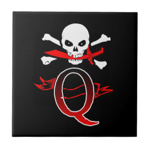 Jolly Roger Q Monograma Inicial