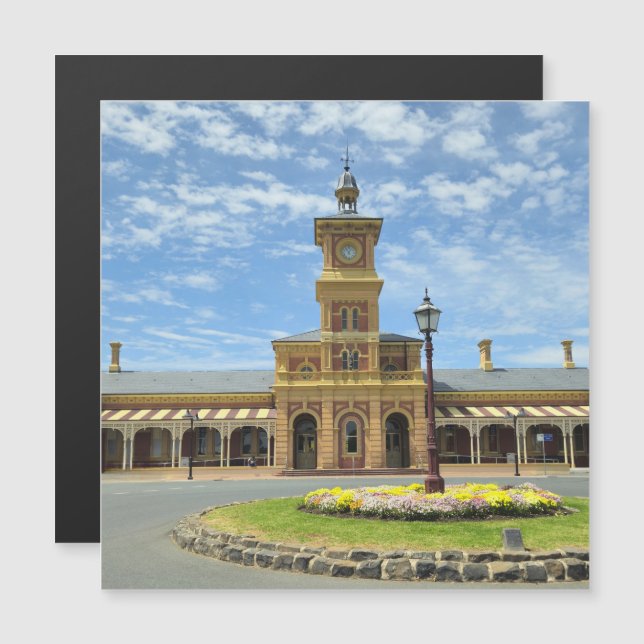 Journey through Time at Albury Station (Frente/Verso)