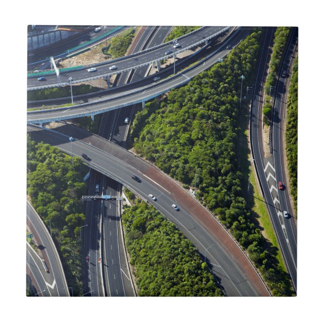 Junção aérea sobre autoestrada (Frente)