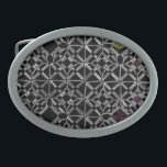 Junto ao Crossroad Belt Buckle<br><div class="desc">Um padrão intrincado de cruzes e círculos de cinzas que se entrelaçam sobre um fundo preto com apenas uma dica de cor.</div>