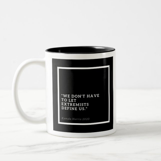 Kamala Harris cita a caneca 2020 (Esquerda)
