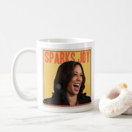 Kamala Harris joga caneca de Joy