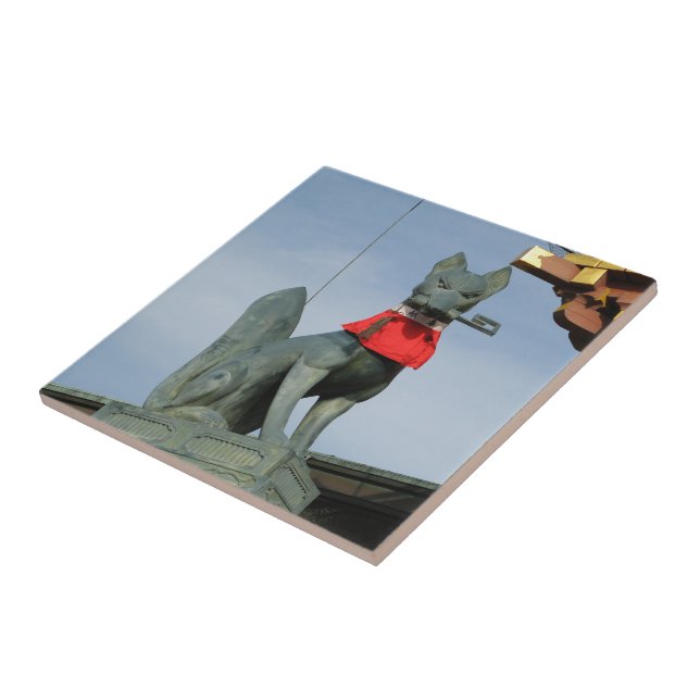 Kitsune キ ツ ネ (Fox) com Key in Mouth (Lateral)