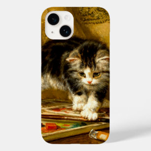 Kitten com pintura e escovas