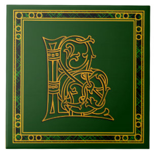 L monograma "ouro irlandês" em azulejos verdes